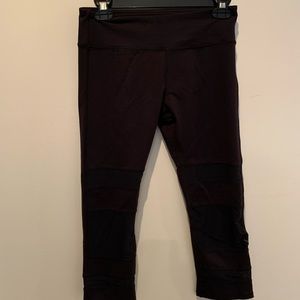 Cropped leggings with mesh detail